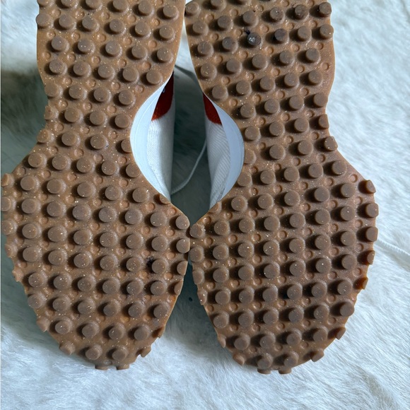 New Balance 327 like NEW! - Picture 2 of 7